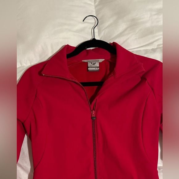 Merrill Women’s Size Medium Zipper Jacket. Red - Picture 7 of 10